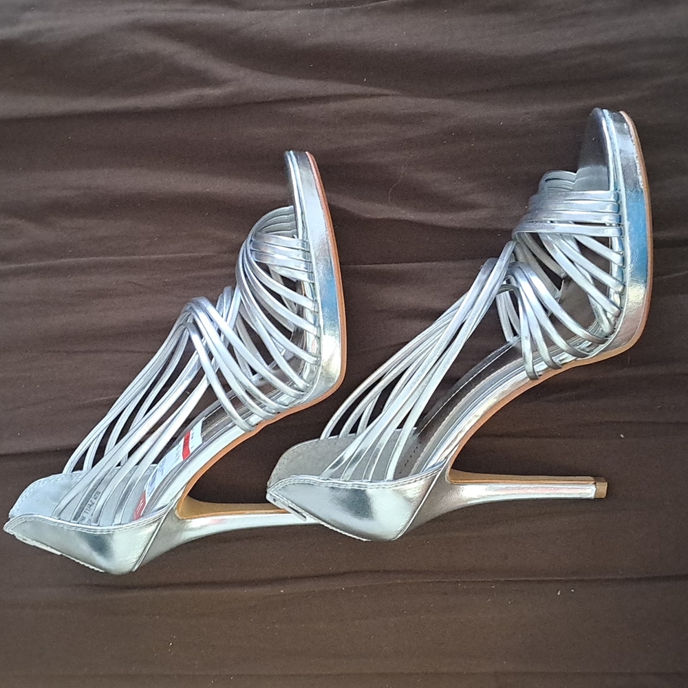 Woman silver heels Chinese Laundry size 11